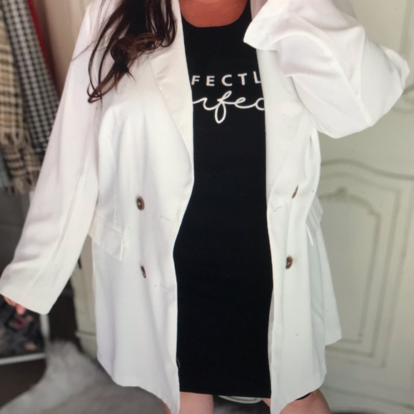 🏵️donated 10/25 Plus size White oversized double breasted blazer 2X - Picture 5 of 6